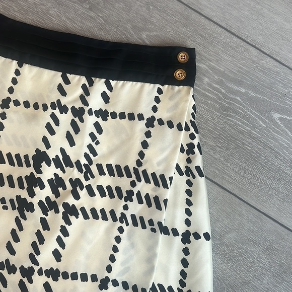 LILLY Pulitzer black and white silk wrap a-line geometric print skirt size 4 - Picture 3 of 10